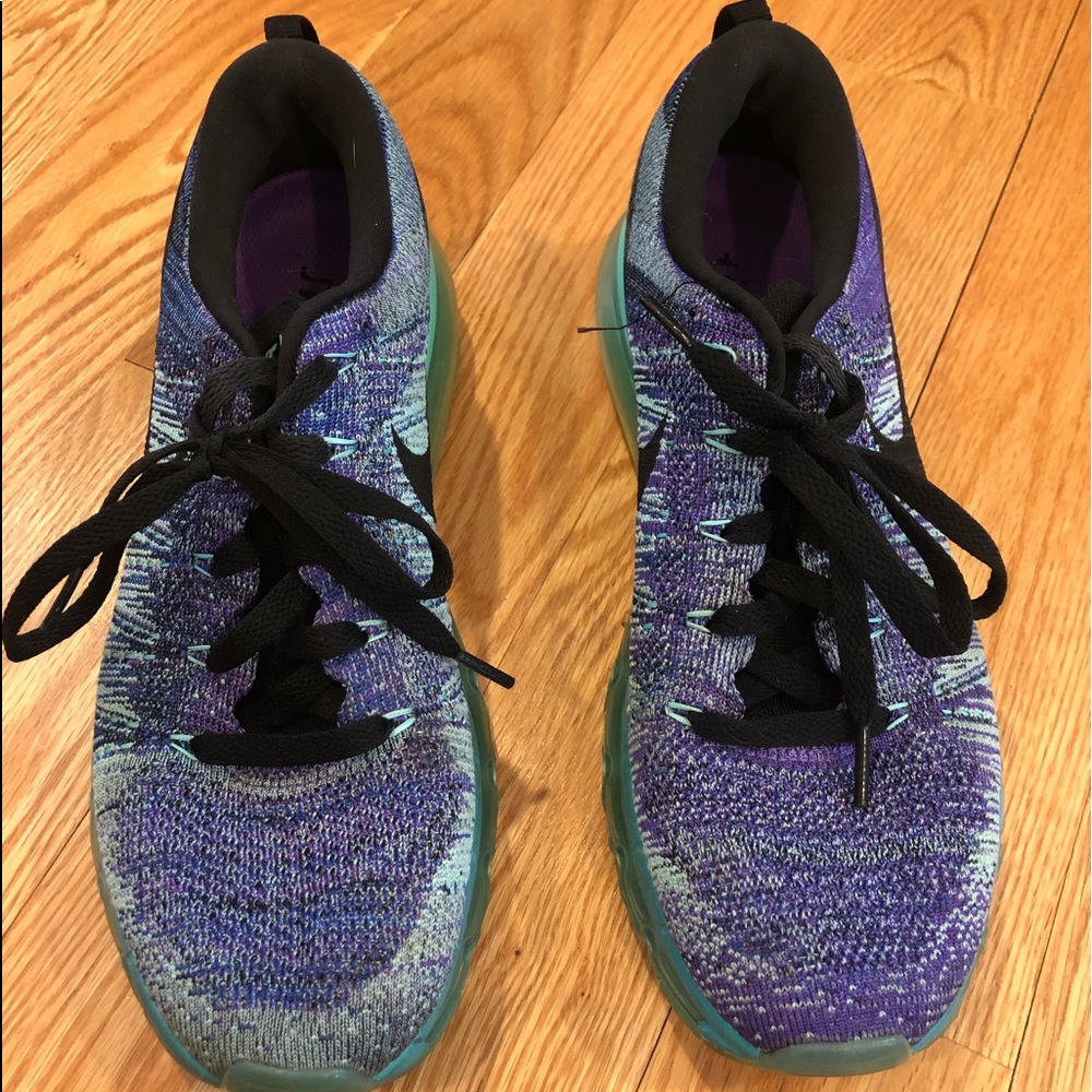 Women's Nike Flyknit Max Shoes Size 9